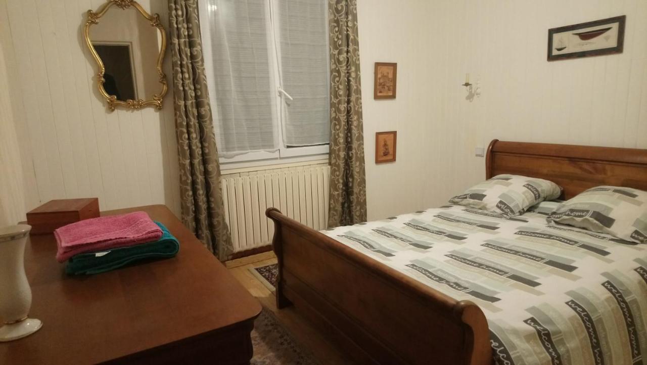 Chambre au calme et simple, cuisine a dispo Saint-Pol-de-Léon Esterno foto