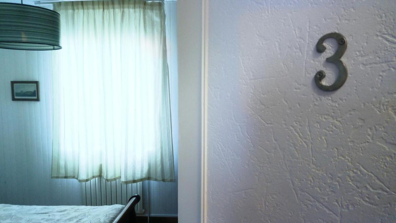 Chambre au calme et simple, cuisine a dispo Saint-Pol-de-Léon Esterno foto