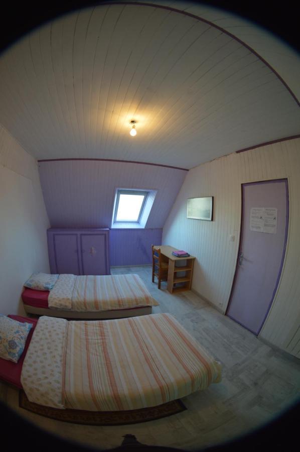 Chambre au calme et simple, cuisine a dispo Saint-Pol-de-Léon Esterno foto