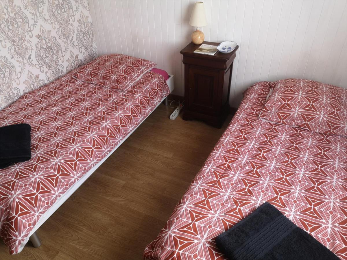 Chambre au calme et simple, cuisine a dispo Saint-Pol-de-Léon Esterno foto
